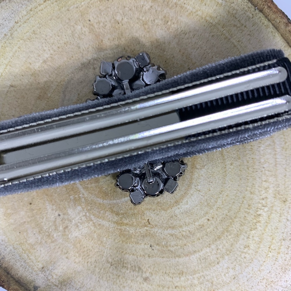 HAIR CLIP - Picture 2 of 2